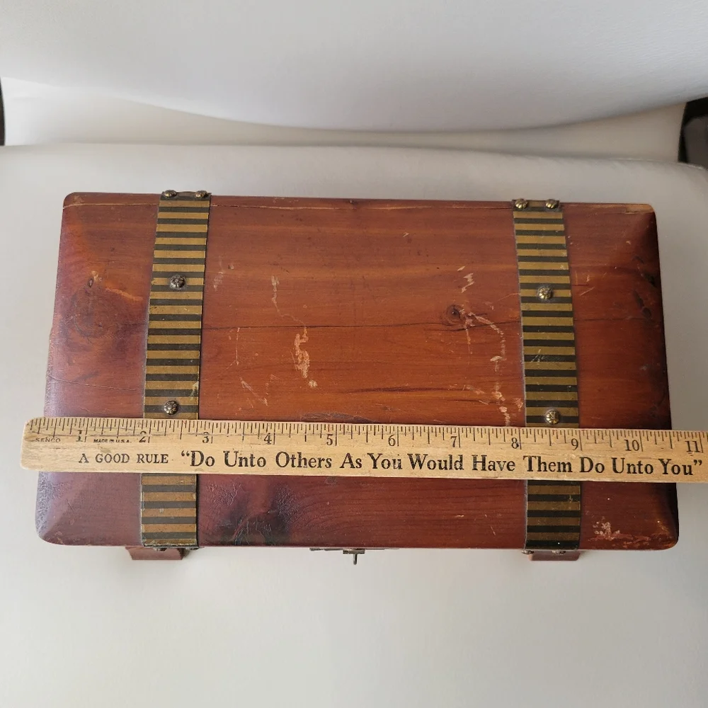 Vintage Treasure Chest ~ Antique? ~ Handmade Wood Box ~ Metal Accents ~ Cedar? - Picture 11 of 16